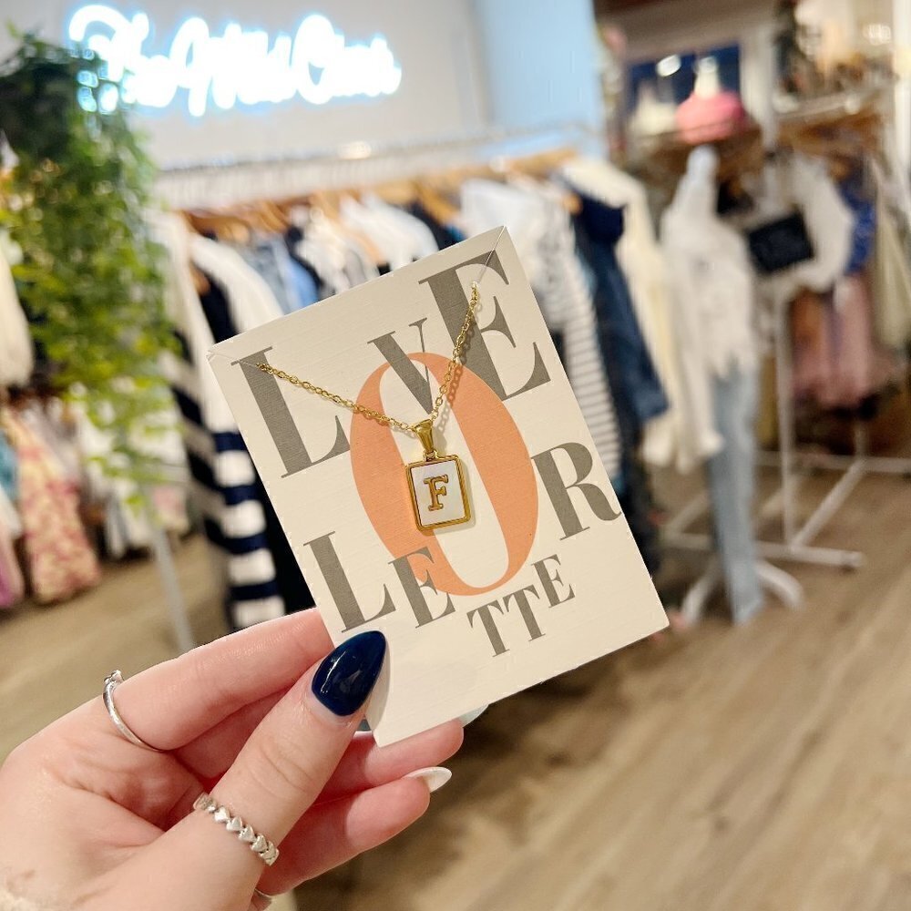 F INITIAL LETTER PENDANT NECKLACE